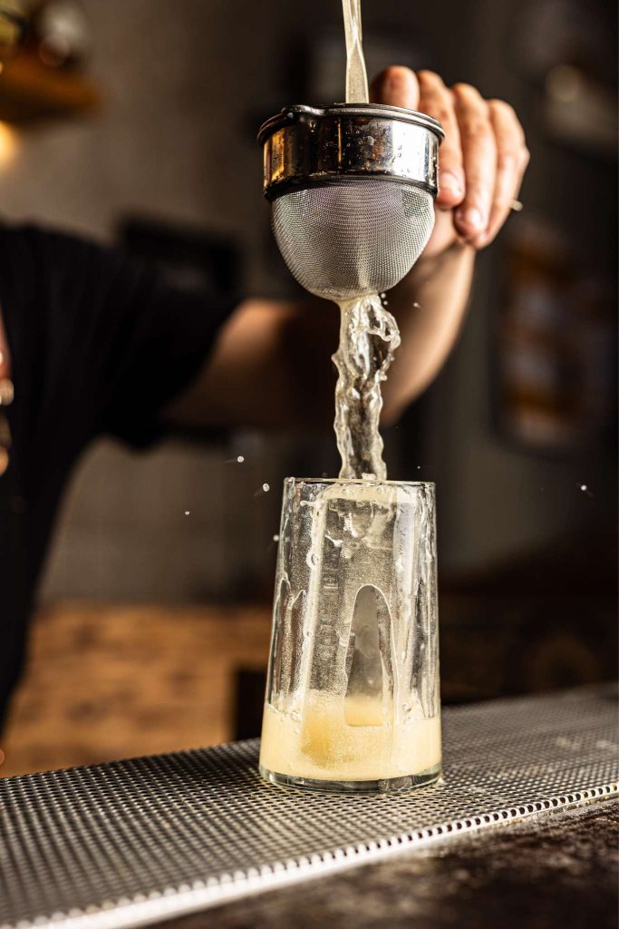 7 Cocktail artigianale servito da Retrò, cocktail bar particolare a Catania centro